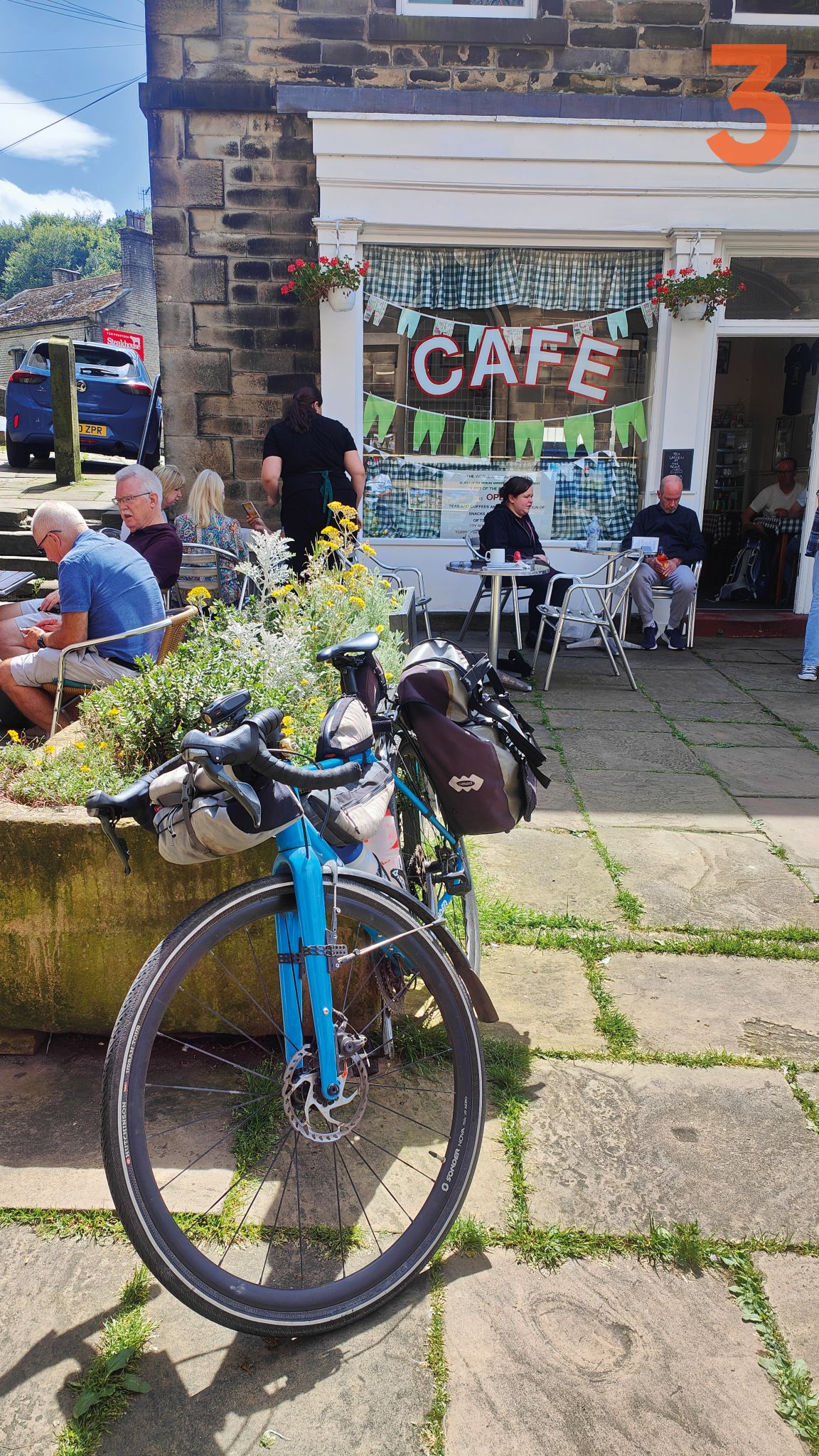 03 NNW - day1 Sid's cafe Holmfirth - 1