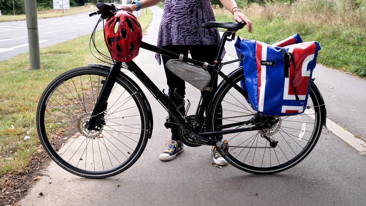 close up of hybrid bike