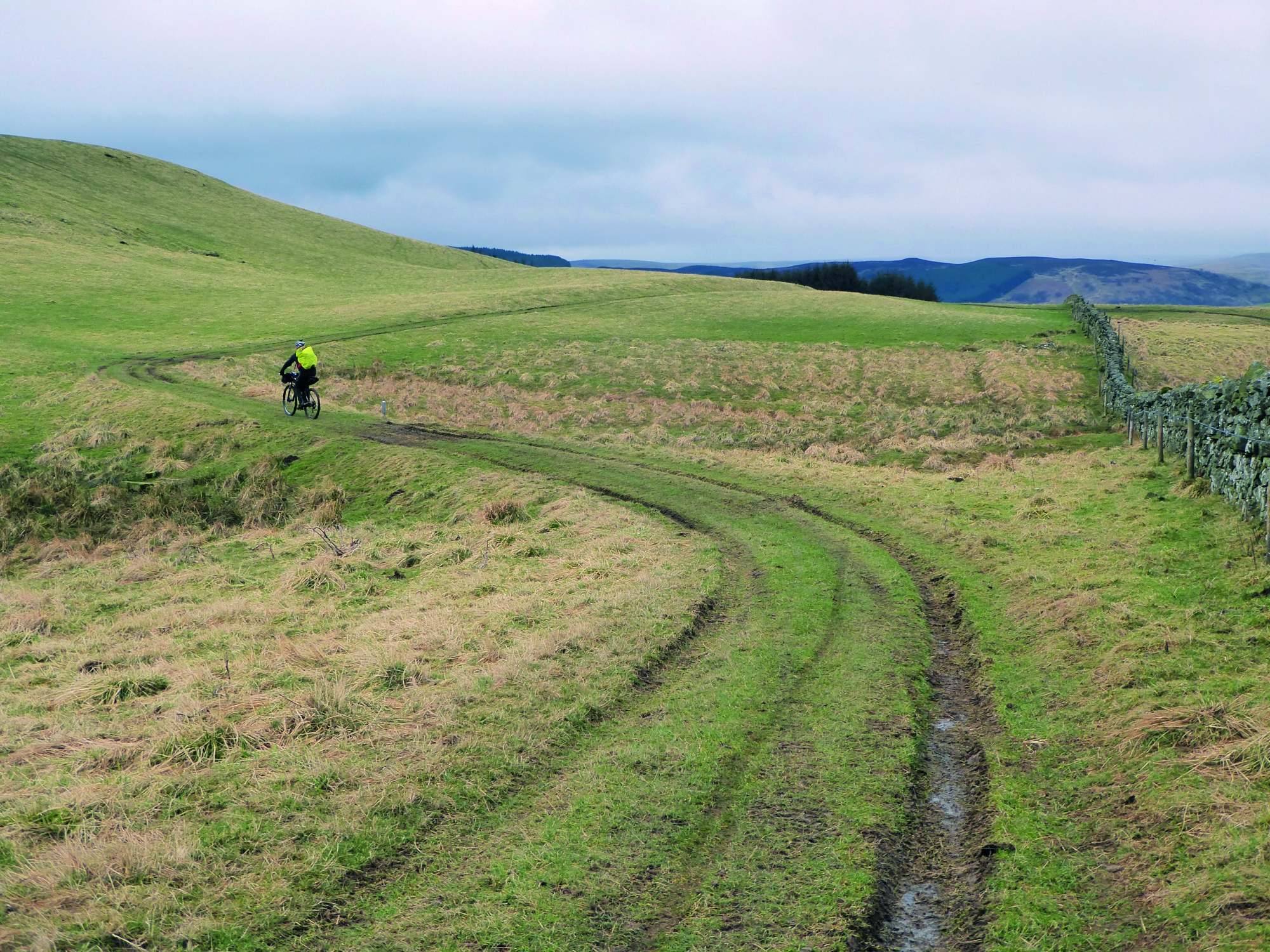 hadrian's wall bicycle tours