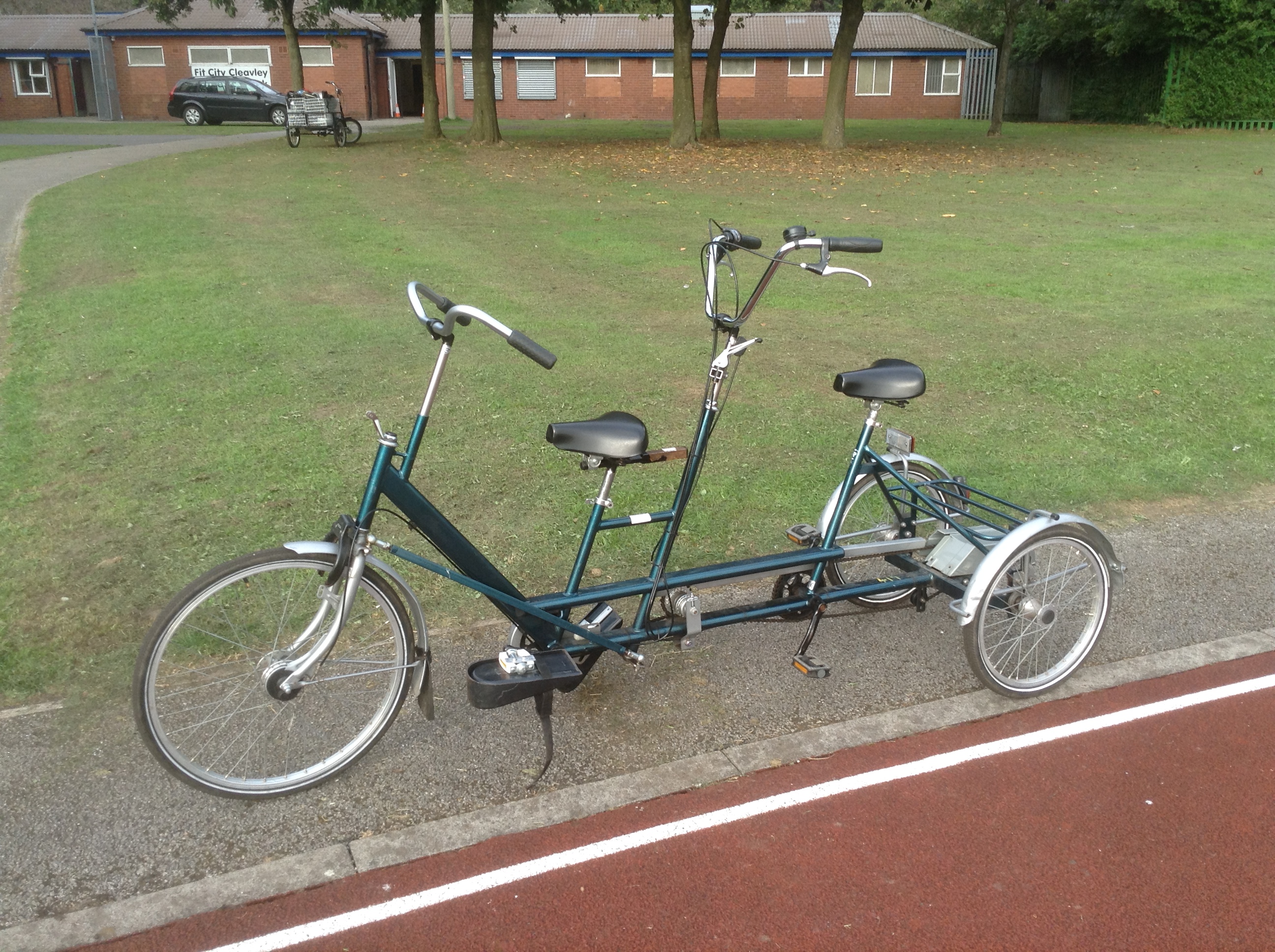 in line tandem trike