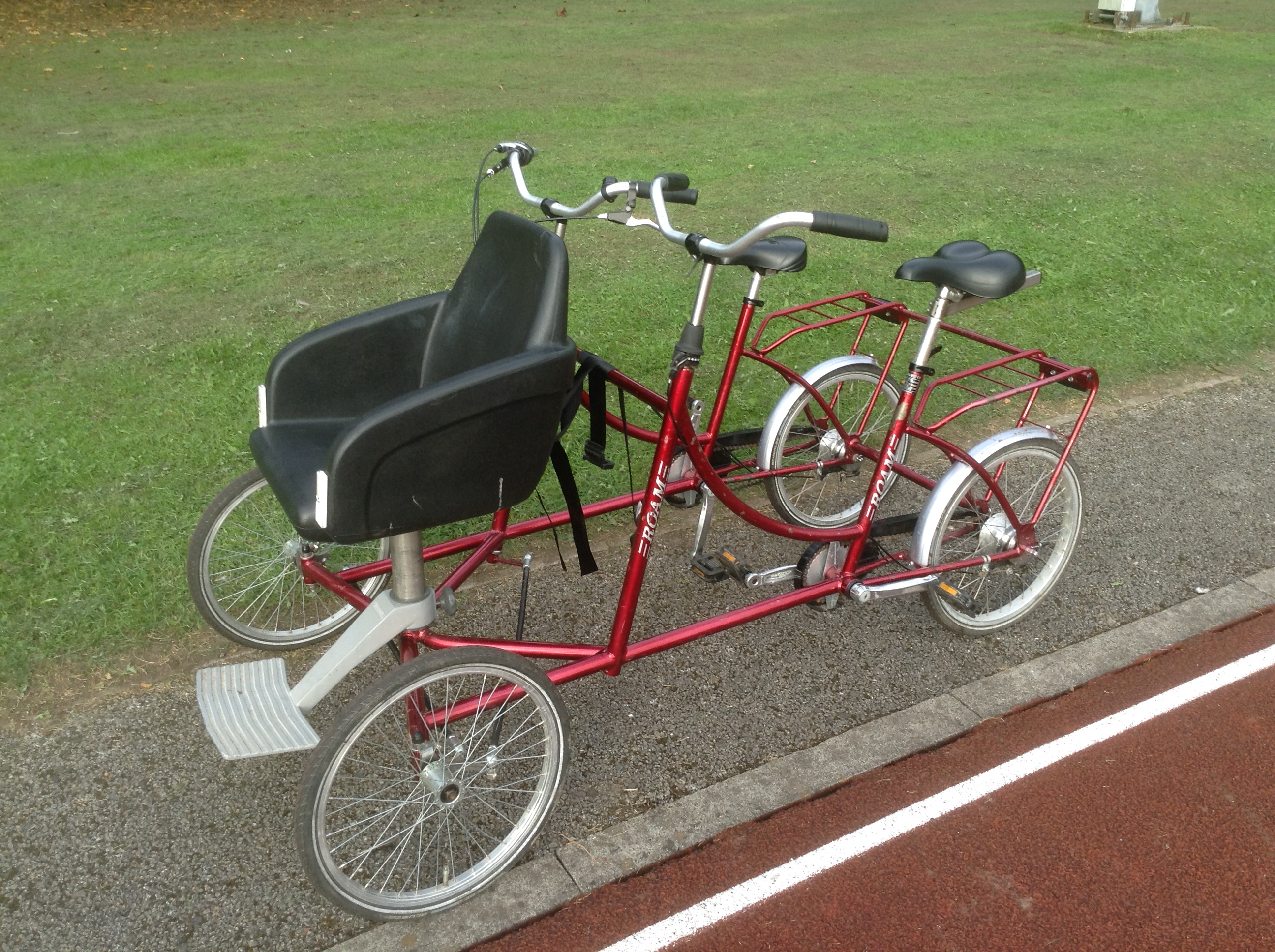 side-by-side tandem with self-transfer seat
