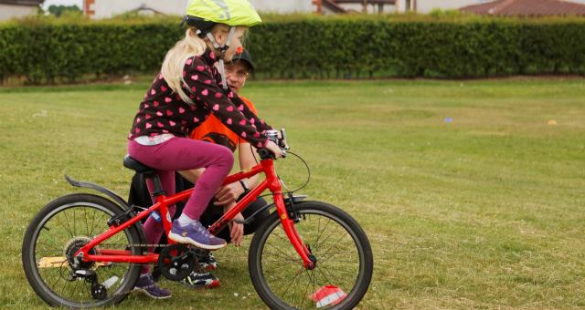 Cycle trainer Simon supports young riders with Linlithgow Community Development Trust at the Big Bike Revival