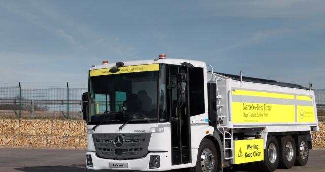 S&amp;B Commerials Mercedes-Benz_Econic-lorry_2015 (10)