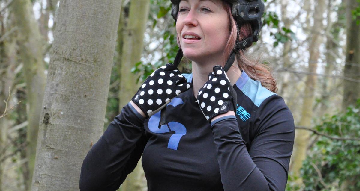 Attire for mountain biking on sale