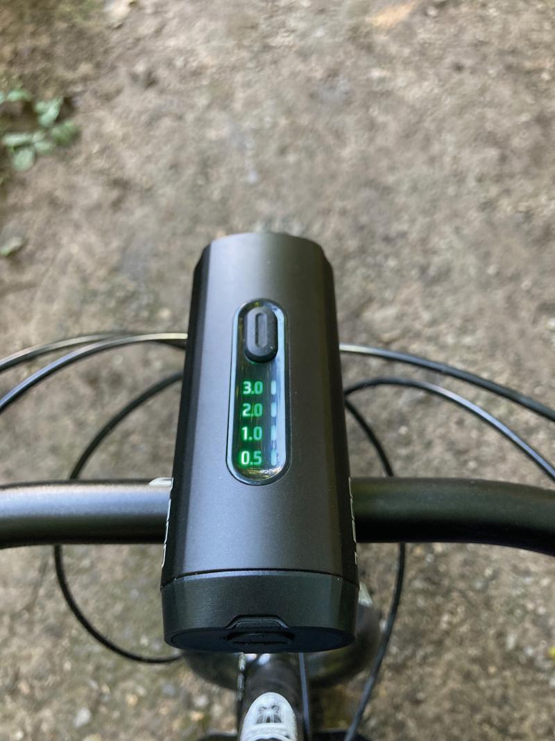 Review Halfords Advanced 1800 Lumen Front Bike Light Cycling UK