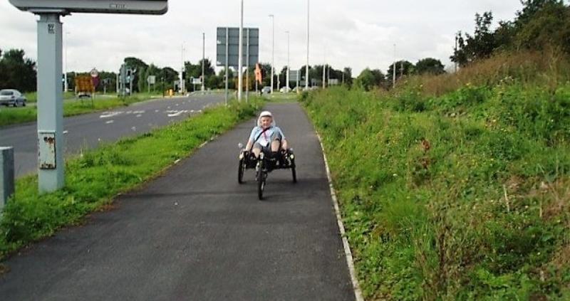 Grass verge separating a cycle track alongside a dual carriageway: York. [Photo: Matt Hodges]