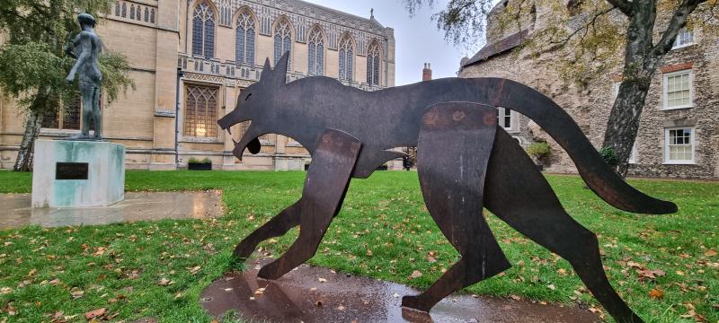 Metal statue of a wolf