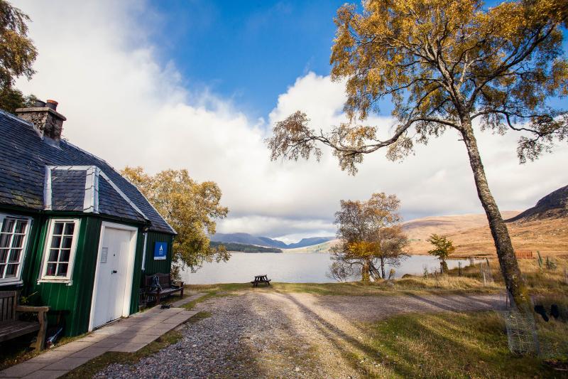Loch Ossian Youth Hostel. Photo by Kathi Kamleitner, Watch Me See