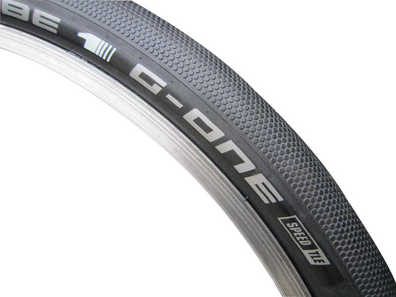 Section of Schwalbe G-One Speed TLE tyre