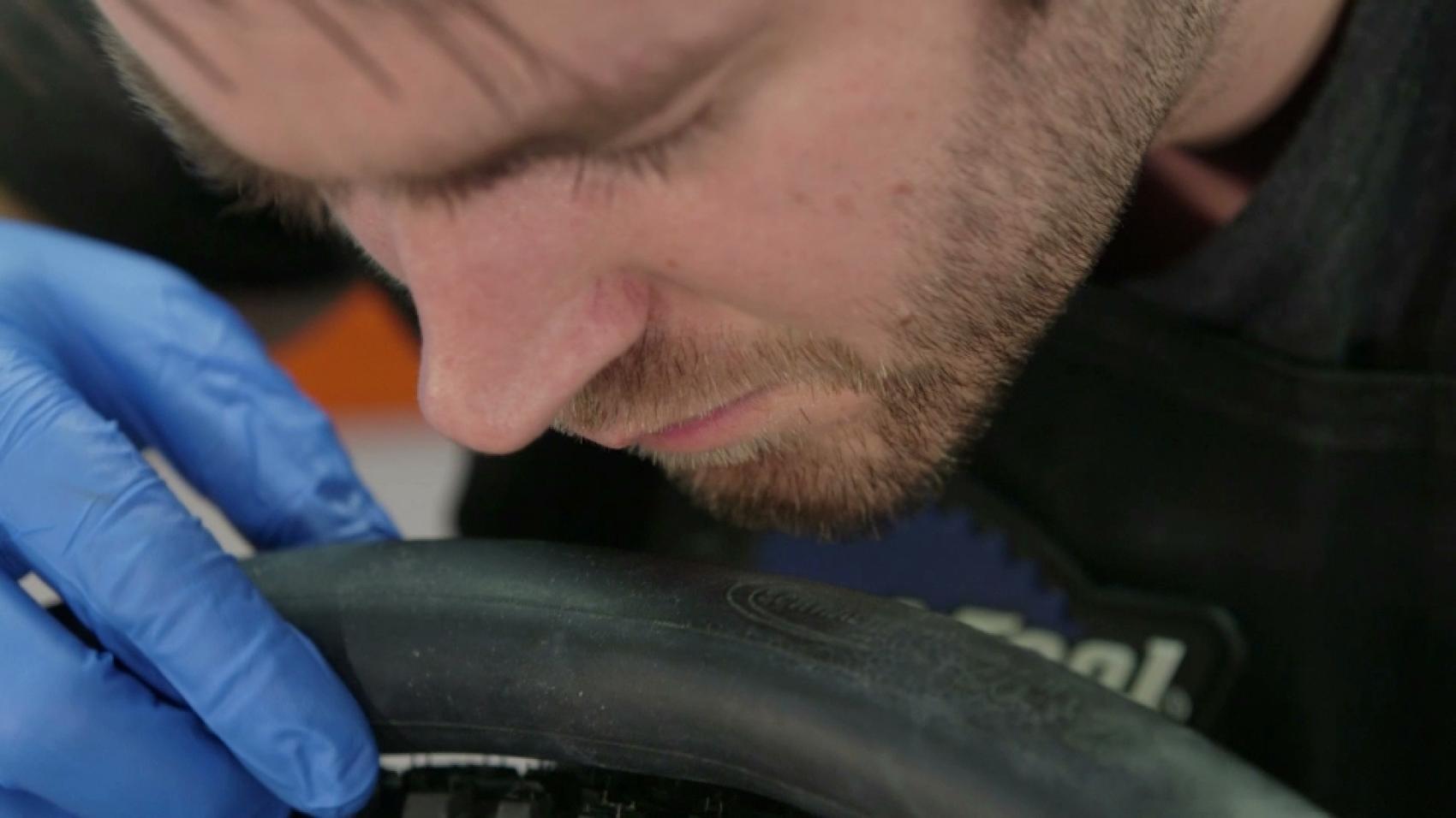 Video: How to fix a puncture on a road bike and mountain bike | Cycling UK
