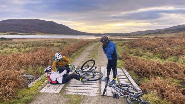 CYCLE117_KNOW HOW_Crash - by volunteer photographer Robert Tomlin.jpg