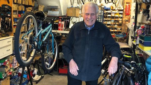 CYCLE118_YOU ARE CUK_John Bedford in Park Cycles.jpg