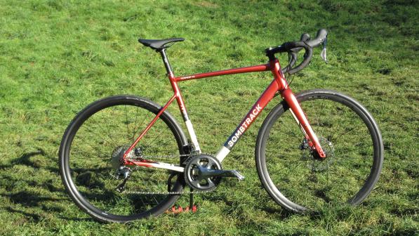 CYCLE129_BIKE TEST_BOMBTRACK_Bombtrack packshot 01.jpg