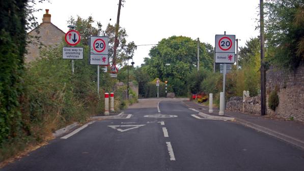 Entering 20MPH limit on Pilcorn Street-J.Hannan-Briggs-Wikimedia Commonslr.jpg