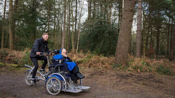 Wheelchair tandem 