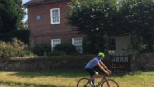 Cycling into the Sussex lanes