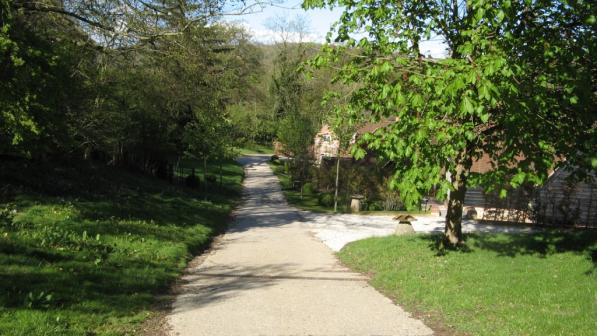 Bridleway alongside Tara Getty's Twigside Farm estate 