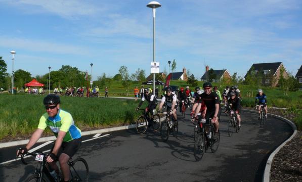 Cyclists at the Fleet Flyer 2018