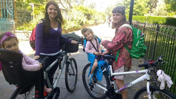 Mums and daughters on the Mums & Babes By Bike Project