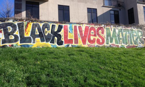 Wall in America with Black Lives Matter written on it