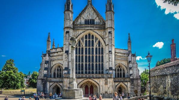 Winchester cathedral cycle route