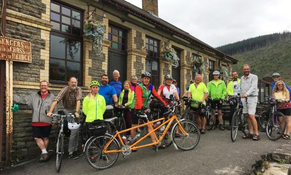 Gower Cycle Festival riders visit the refresh Inn, Cwmer.