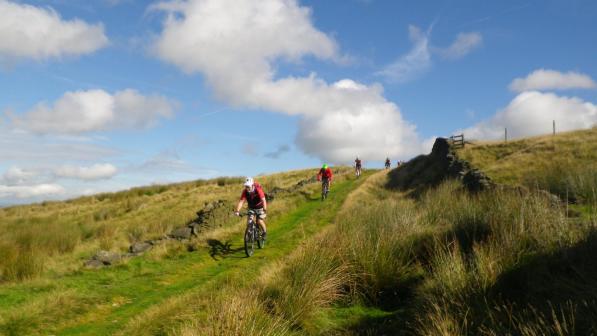 Rough-Stuff Fellowship riders on a group ride