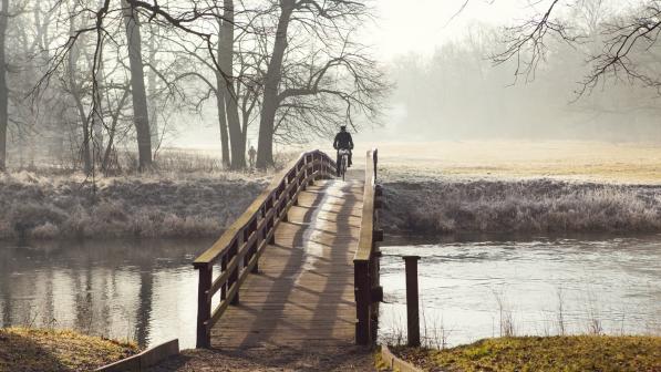 Cycling best sale snood halfords
